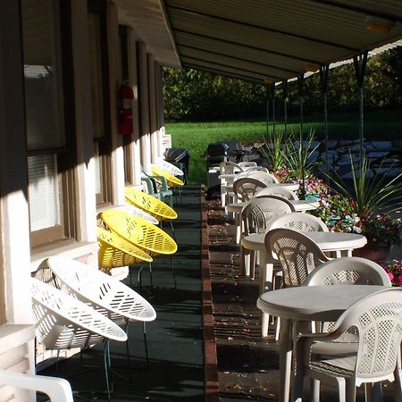 Capricorn Motel Royale 1000 Islands Lansdowne Екстериор снимка
