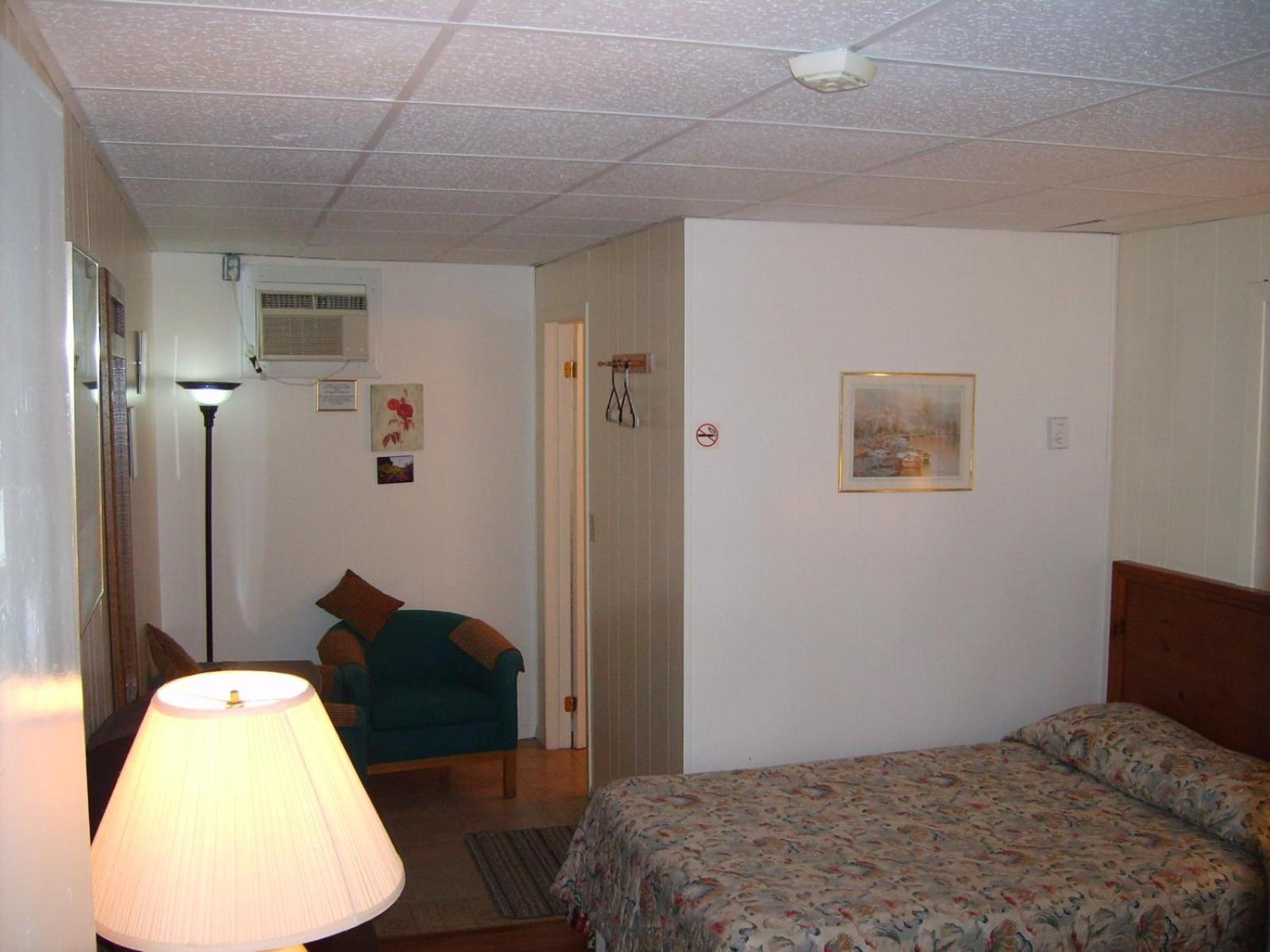 Capricorn Motel Royale 1000 Islands Lansdowne Екстериор снимка