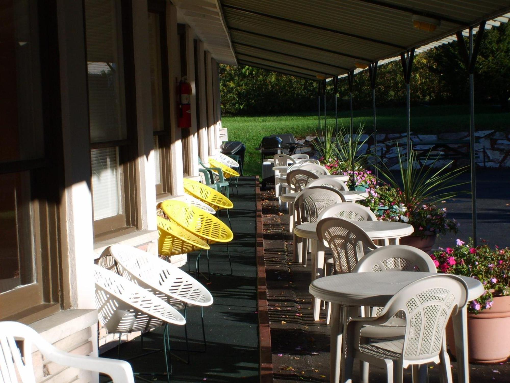 Capricorn Motel Royale 1000 Islands Lansdowne Екстериор снимка