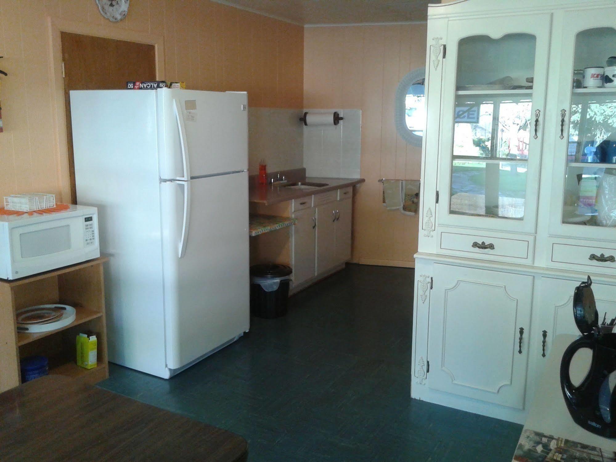 Capricorn Motel Royale 1000 Islands Lansdowne Екстериор снимка