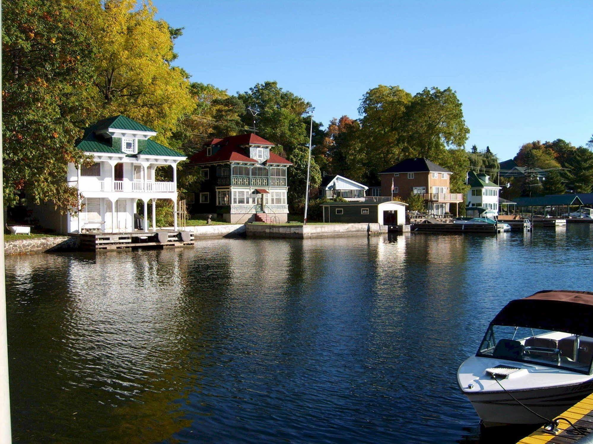 Capricorn Motel Royale 1000 Islands Lansdowne Екстериор снимка
